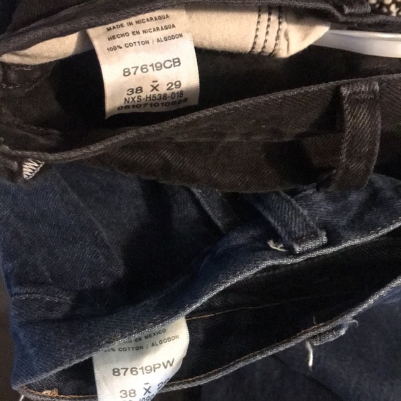 Lot of 2 pairs of Gently Used Rustler Jeans: 38x29 : 1 Dark Wash, 1 Black 38x29 - Picture 2 of 5